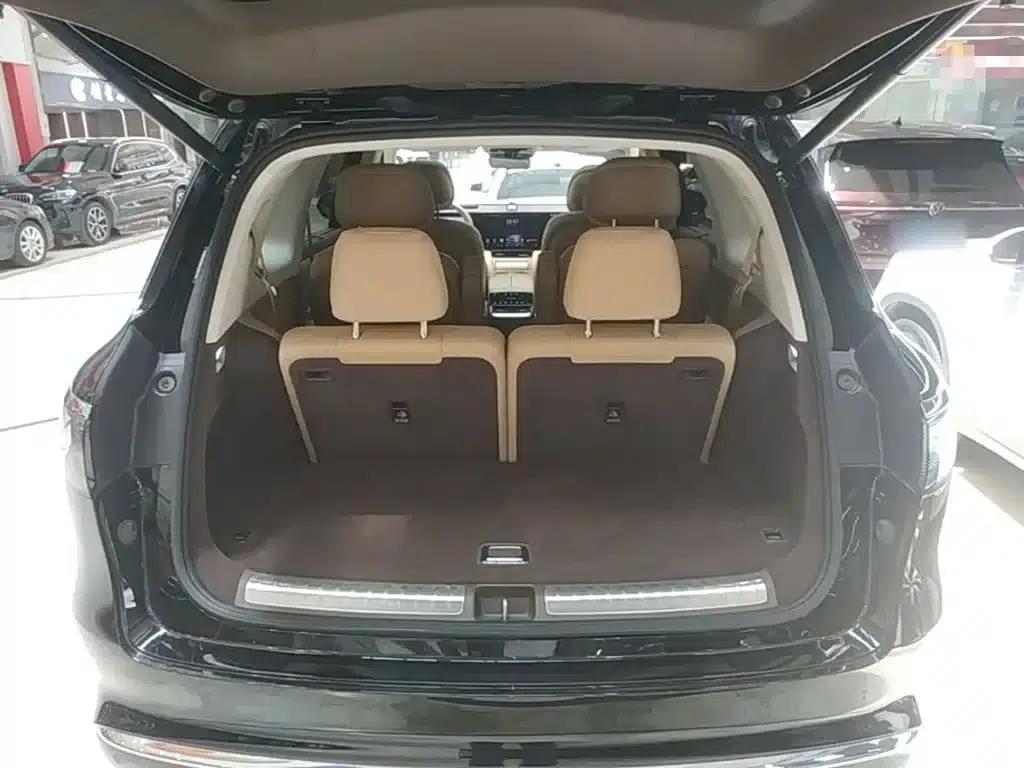 Wenjie M8 2025 Range Extended Ultra Edition 53.4kWh 6-Seat Version (192-line LiDAR) — миниатюра 19