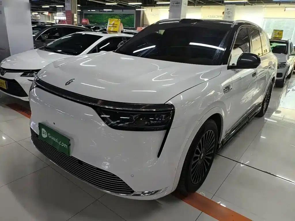 Wenjie M8 2025 Extended Range Max+ Version 53.4kWh 6-Seat Version (192-line LiDAR) — миниатюра 2