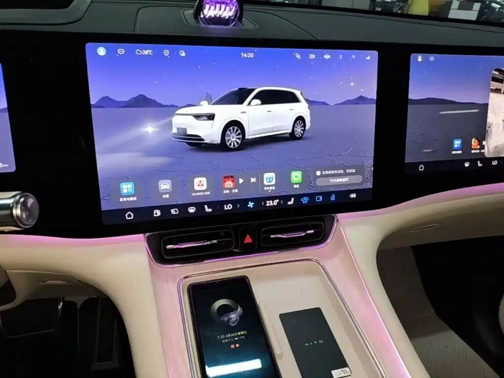 Wenjie M8 2025 Extended Range Max+ Version 53.4kWh 6-Seat Version (192-line LiDAR) — миниатюра 13