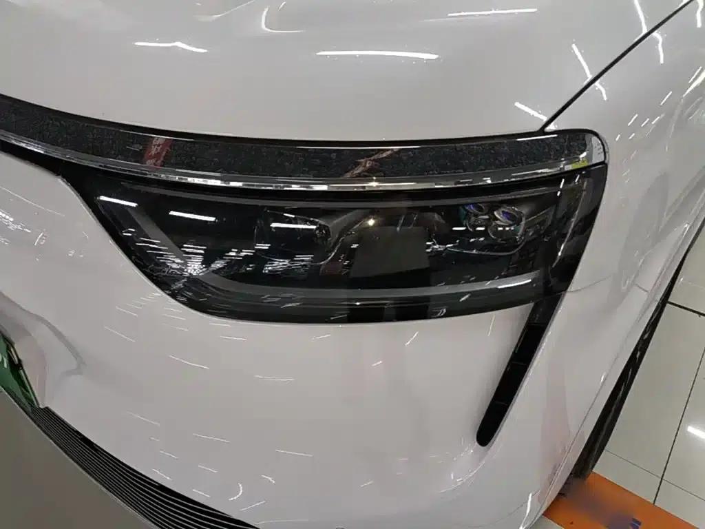 Wenjie M8 2025 Extended Range Max+ Version 53.4kWh 6-Seat Version (192-line LiDAR) — миниатюра 24