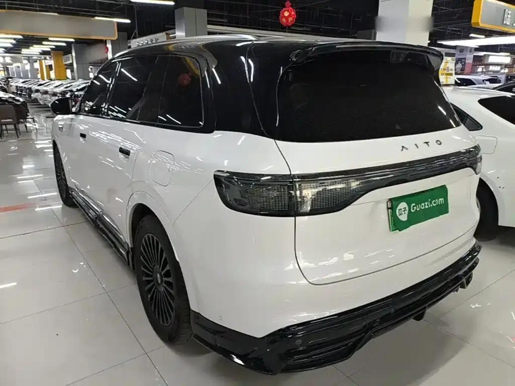 Wenjie M8 2025 Extended Range Max+ Version 53.4kWh 6-Seat Version (192-line LiDAR) — миниатюра 5