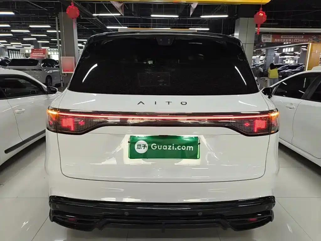 Wenjie M8 2025 Extended Range Max+ Version 53.4kWh 6-Seat Version (192-line LiDAR) — миниатюра 6