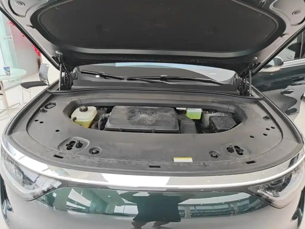 Wenjie M8 2025 Extended Range Max+ Version 53.4kWh 6-Seat Version (192-line LiDAR) — миниатюра 20