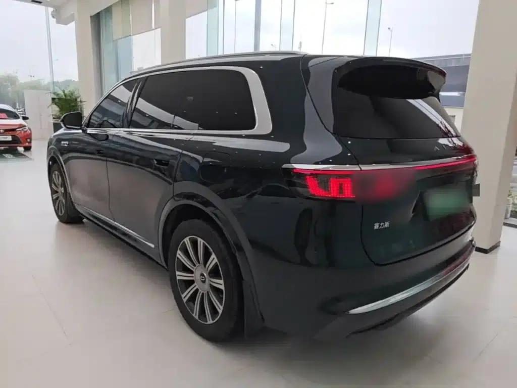 Wenjie M8 2025 Extended Range Max+ Version 53.4kWh 6-Seat Version (192-line LiDAR) — миниатюра 5