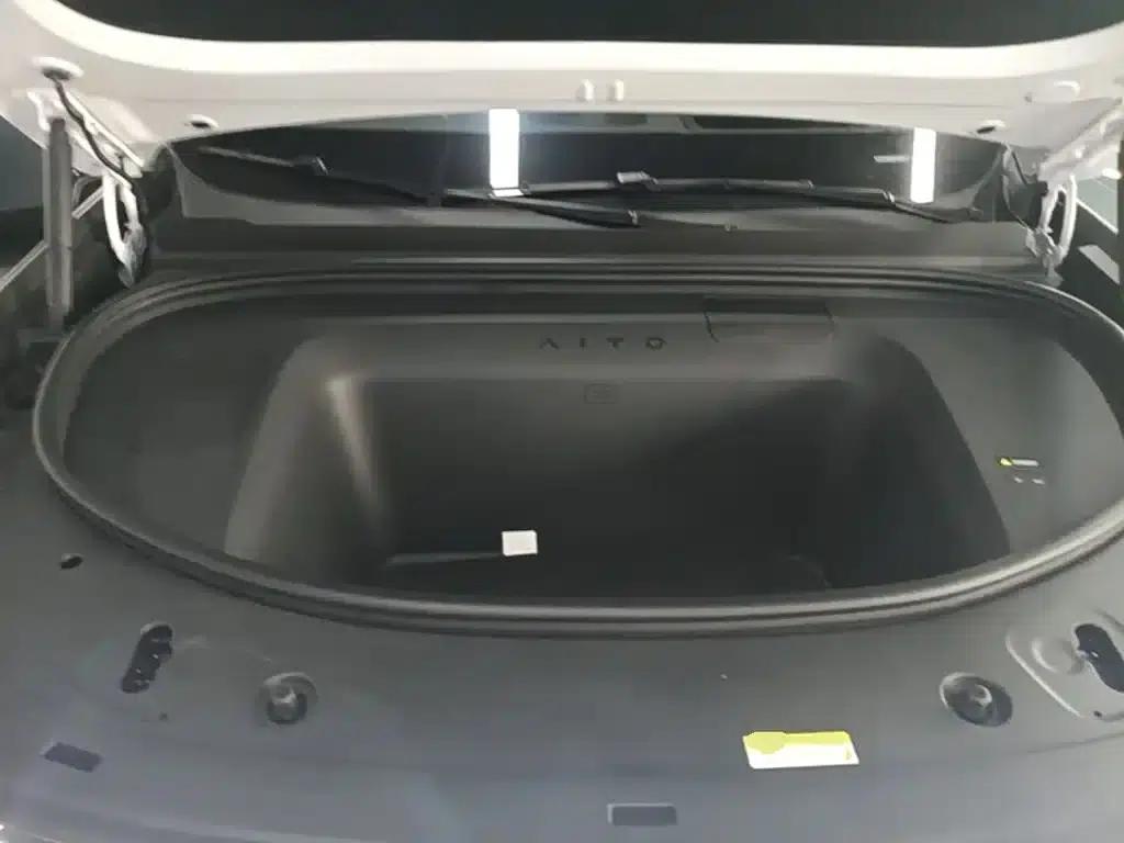 Wenjie M8 2025 Pure Electric Max+ 5-Seat Long Range Version (192-line LiDAR) — миниатюра 20