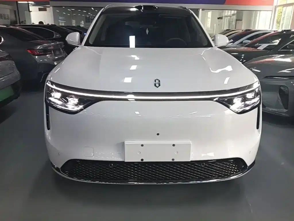 Wenjie M8 2025 Pure Electric Max+ 5-Seat Long Range Version (192-line LiDAR) — миниатюра 3