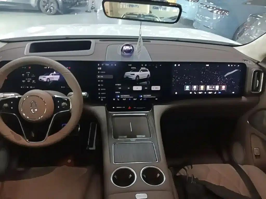 Wenjie M8 2025 Pure Electric Max+ 5-Seat Long Range Version (192-line LiDAR) — миниатюра 10