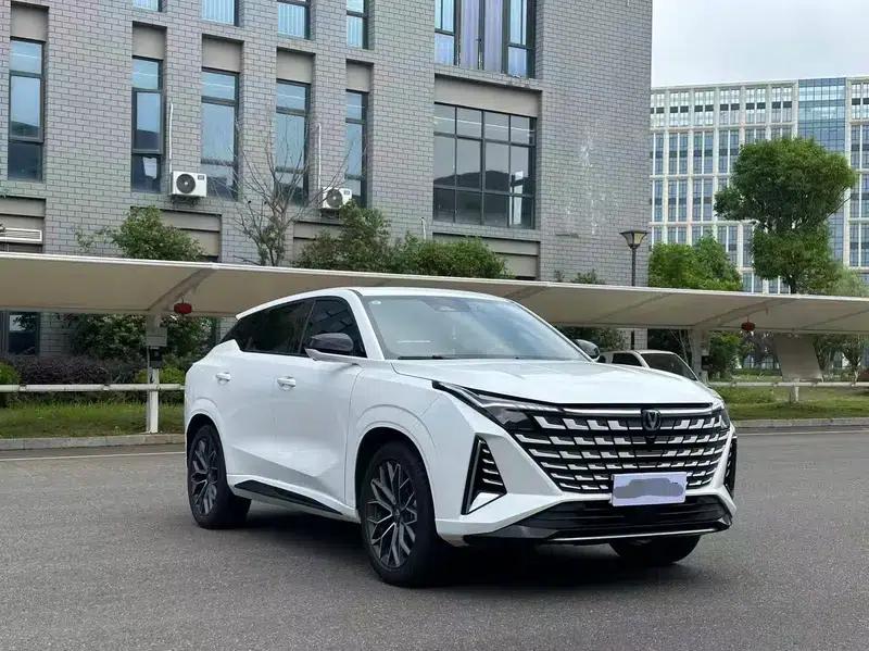 Changan UNI-Z 2025 1.5T DCT Luxury Edition — миниатюра 3