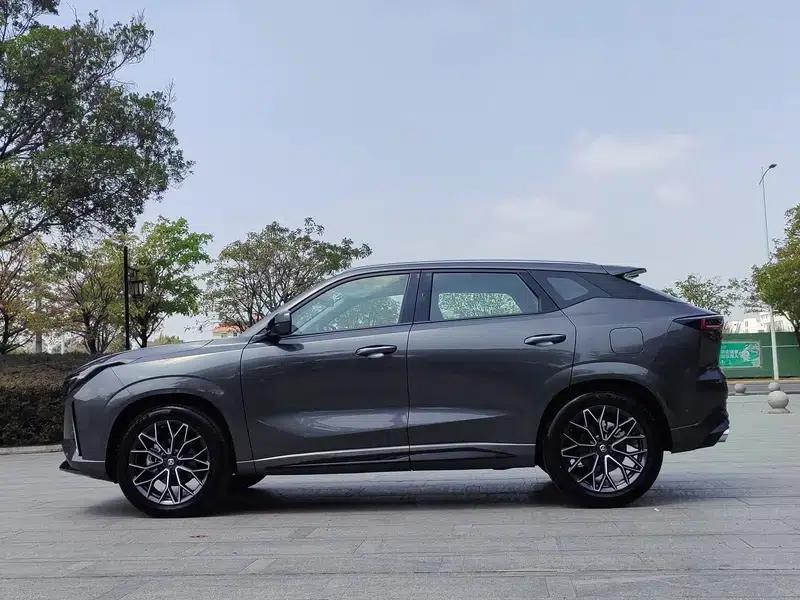 Changan UNI-Z 2025 1.5T DCT Premium Edition — миниатюра 4