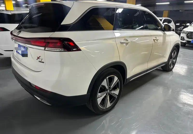 Changan X7 PLUS 2024 1.5T DCT Premium 7-seater — миниатюра 5