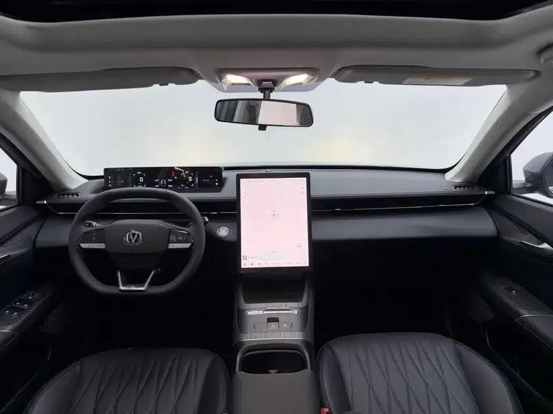Changan Eado PHEV 2025 Smart Blue Whale 145KM Battleship Edition — миниатюра 11