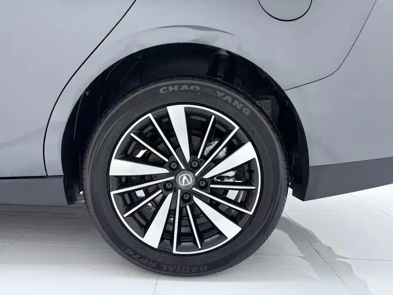 Changan Eado PHEV 2025 Smart Blue Whale 145KM Battleship Edition — миниатюра 7
