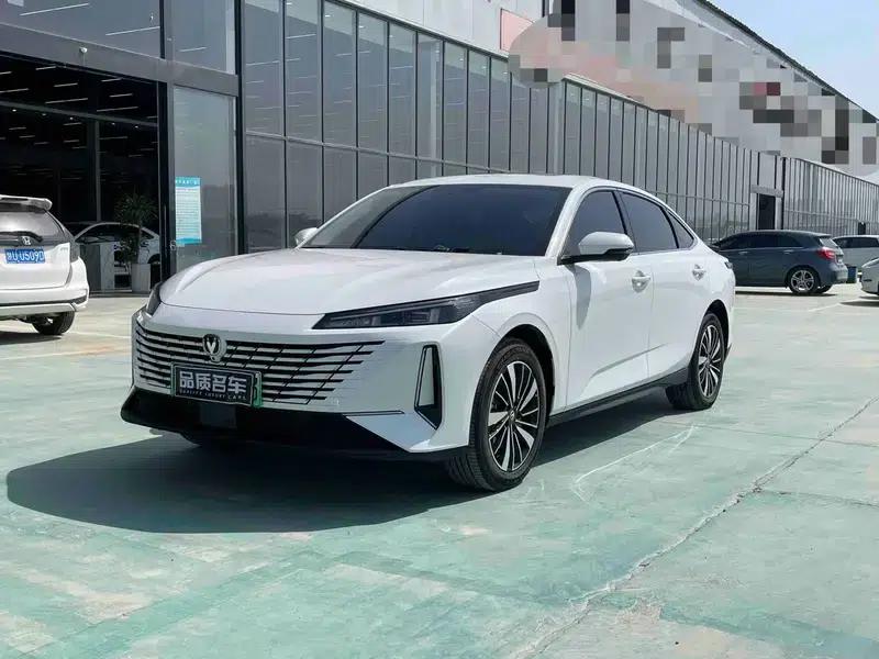Changan Eado PHEV 2025 Smart Blue Whale 145KM Battleship Edition — миниатюра 1