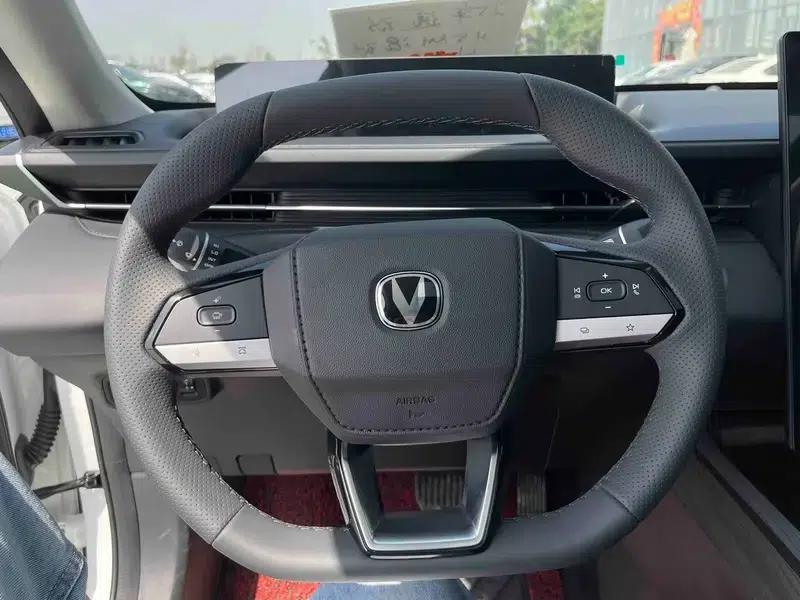 Changan Eado PHEV 2025 Smart Blue Whale 145KM Battleship Edition — миниатюра 11