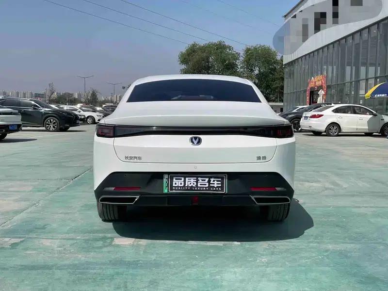 Changan Eado PHEV 2025 Smart Blue Whale 145KM Battleship Edition — миниатюра 5