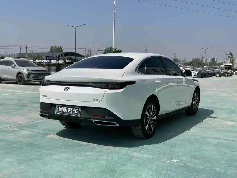 Changan Eado PHEV 2025 Smart Blue Whale 145KM Battleship Edition — миниатюра 6