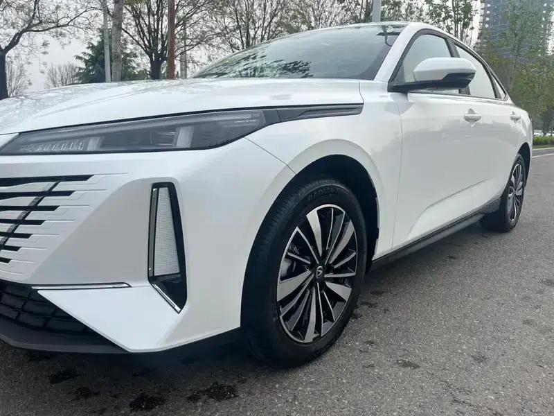 Changan Eado PHEV 2025 Smart Blue Whale 145KM High-Performance Edition — миниатюра 15