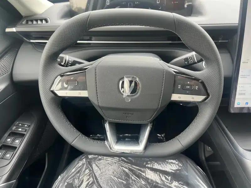 Changan Eado PHEV 2025 Smart Blue Whale 145KM High-Performance Edition — миниатюра 17