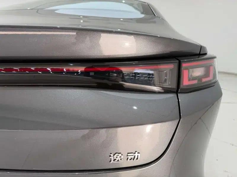 Changan Eado PHEV 2025 Smart Blue Whale 145KM High-Performance Edition — миниатюра 11