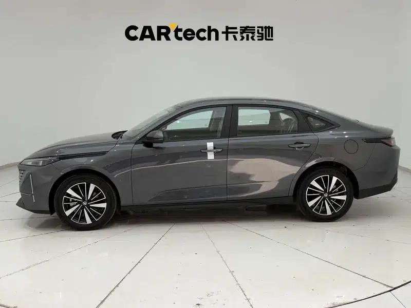 Changan Eado PHEV 2025 Smart Blue Whale 145KM High-Performance Edition — миниатюра 4