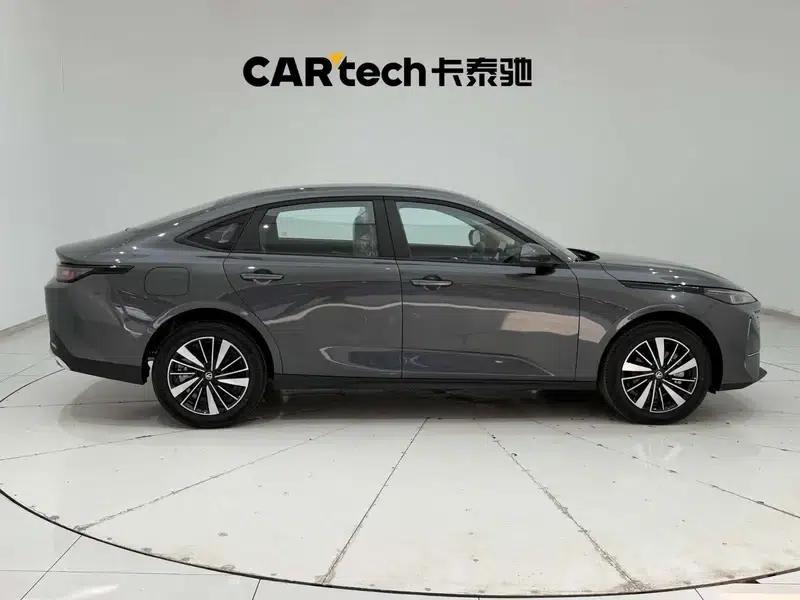 Changan Eado PHEV 2025 Smart Blue Whale 145KM High-Performance Edition — миниатюра 8