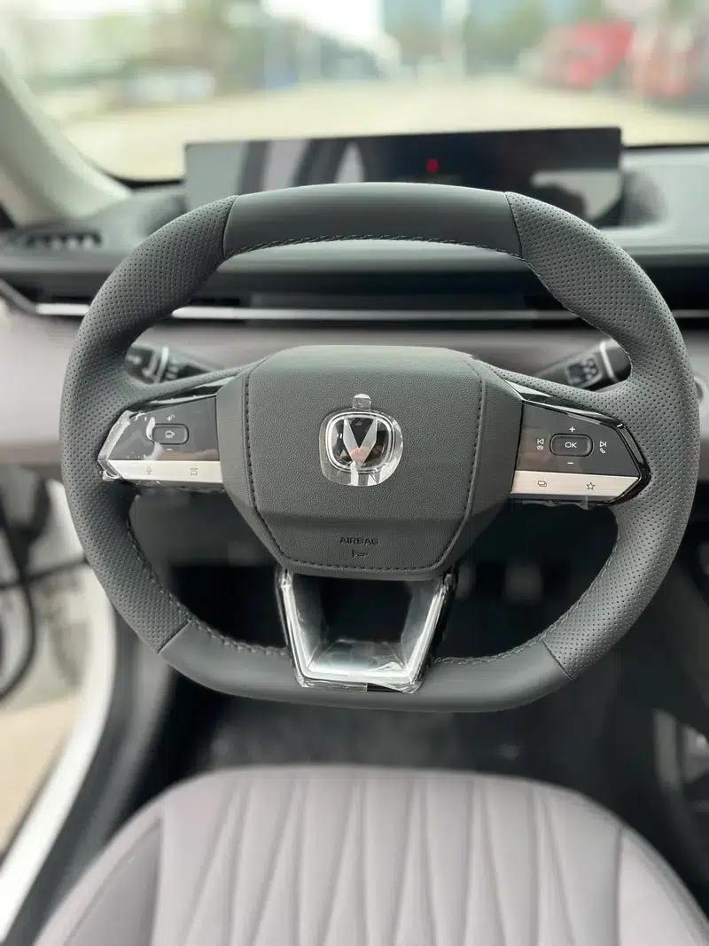 Changan Eado PHEV 2025 Smart Blue Whale 145KM Battleship Edition — миниатюра 12
