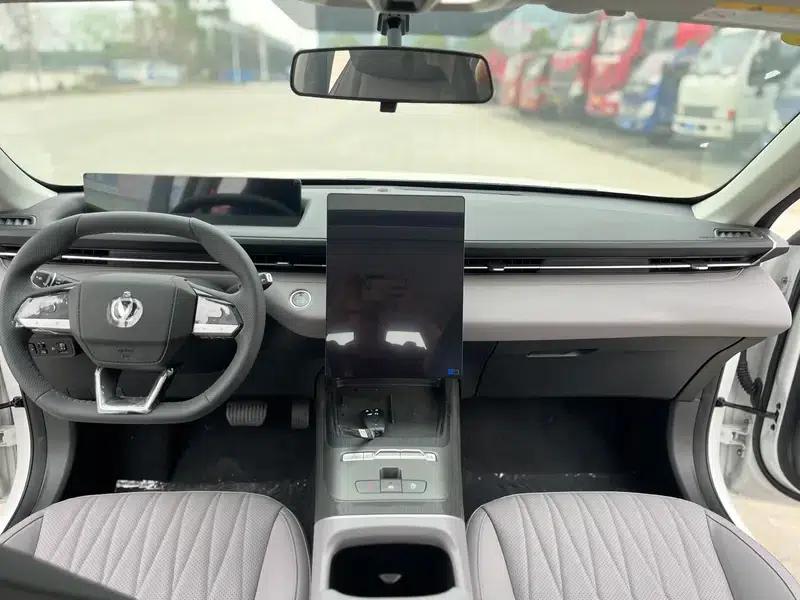 Changan Eado PHEV 2025 Smart Blue Whale 145KM Battleship Edition — миниатюра 14