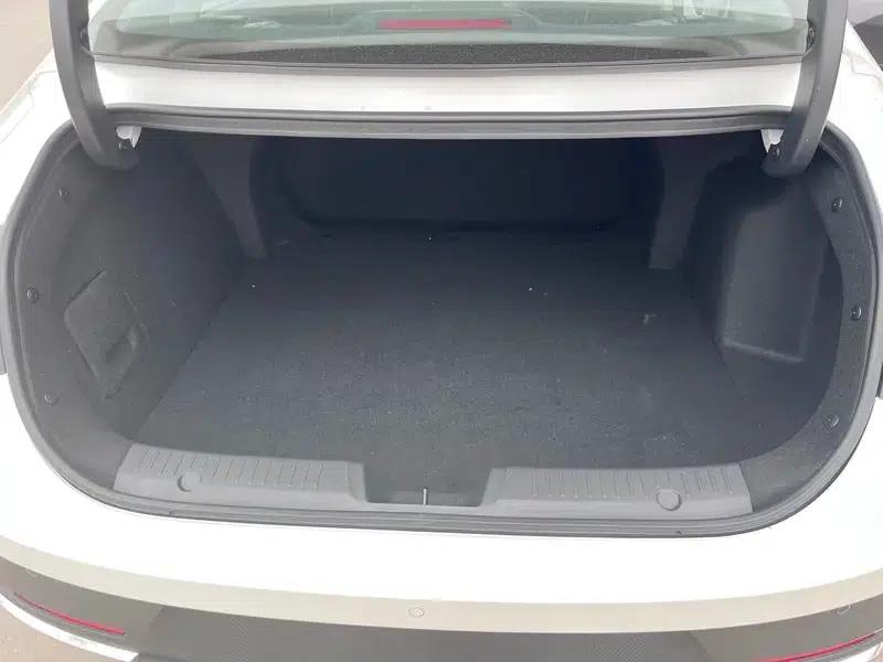 Changan Eado PHEV 2025 Smart Blue Whale 145KM Battleship Edition — миниатюра 17
