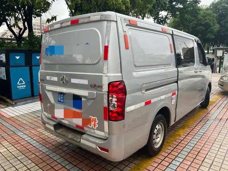 Ruixing M80 2019 Model 1.5L Comfort 4-Seat Single Oven Air Conditioning National VI High Roof Double Door DAM15KR — миниатюра 8