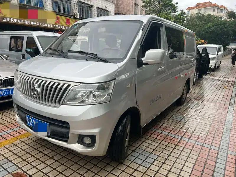 Ruixing M80 2019 Model 1.5L Comfort 4-Seat Single Oven Air Conditioning National VI High Roof Double Door DAM15KR — миниатюра 9