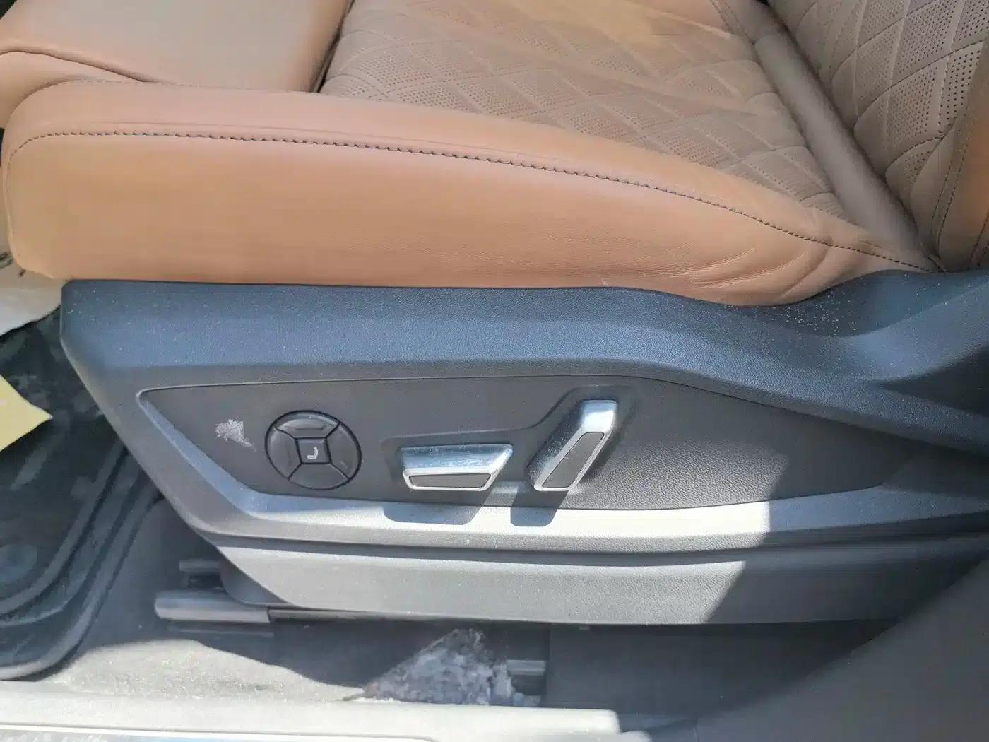 Audi Q6 2024 45 TFSI quattro Qiyun Edition Yulin Package 6-seater — миниатюра 22