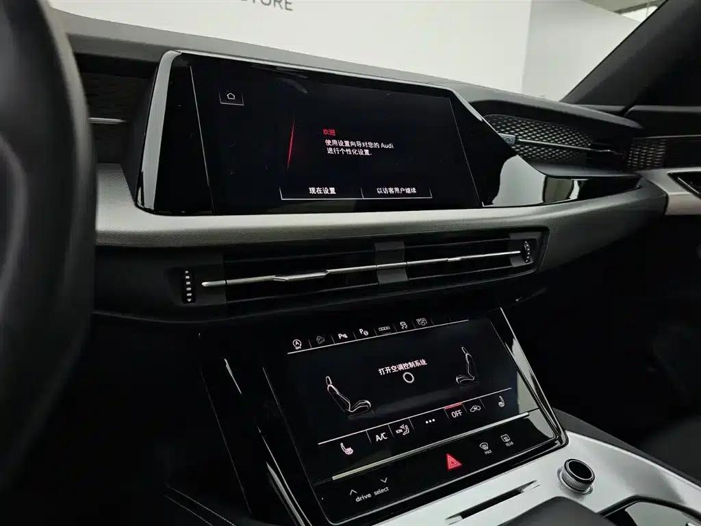 Audi Q6 2023 50 TFSI quattro Cloud Edition Flying Rider Package — миниатюра 11