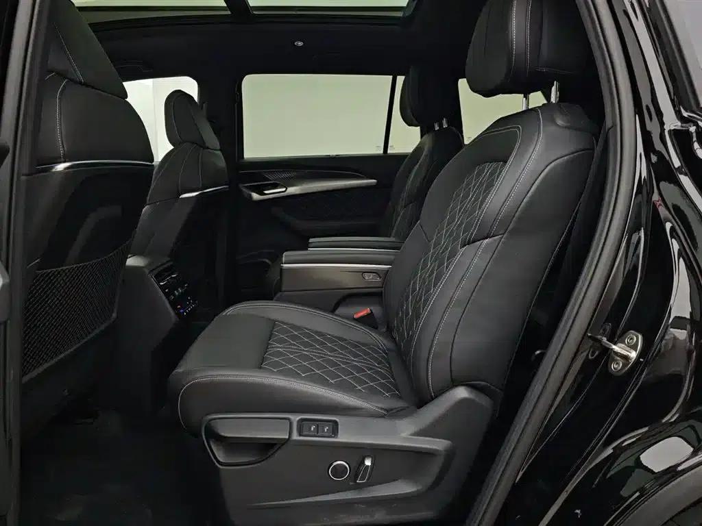 Audi Q6 2023 50 TFSI quattro Cloud Edition Flying Rider Package — миниатюра 12