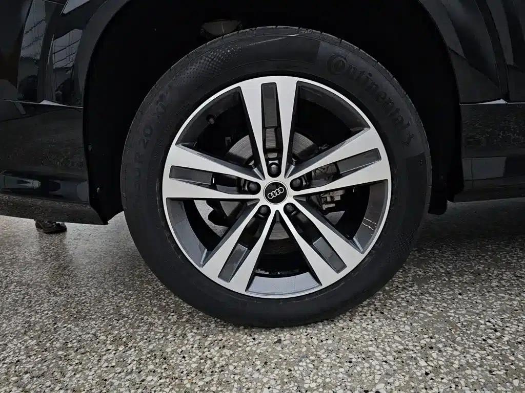 Audi Q6 2023 50 TFSI quattro Cloud Edition Flying Rider Package — миниатюра 15
