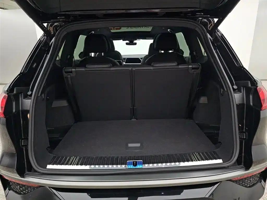 Audi Q6 2023 50 TFSI quattro Cloud Edition Flying Rider Package — миниатюра 16