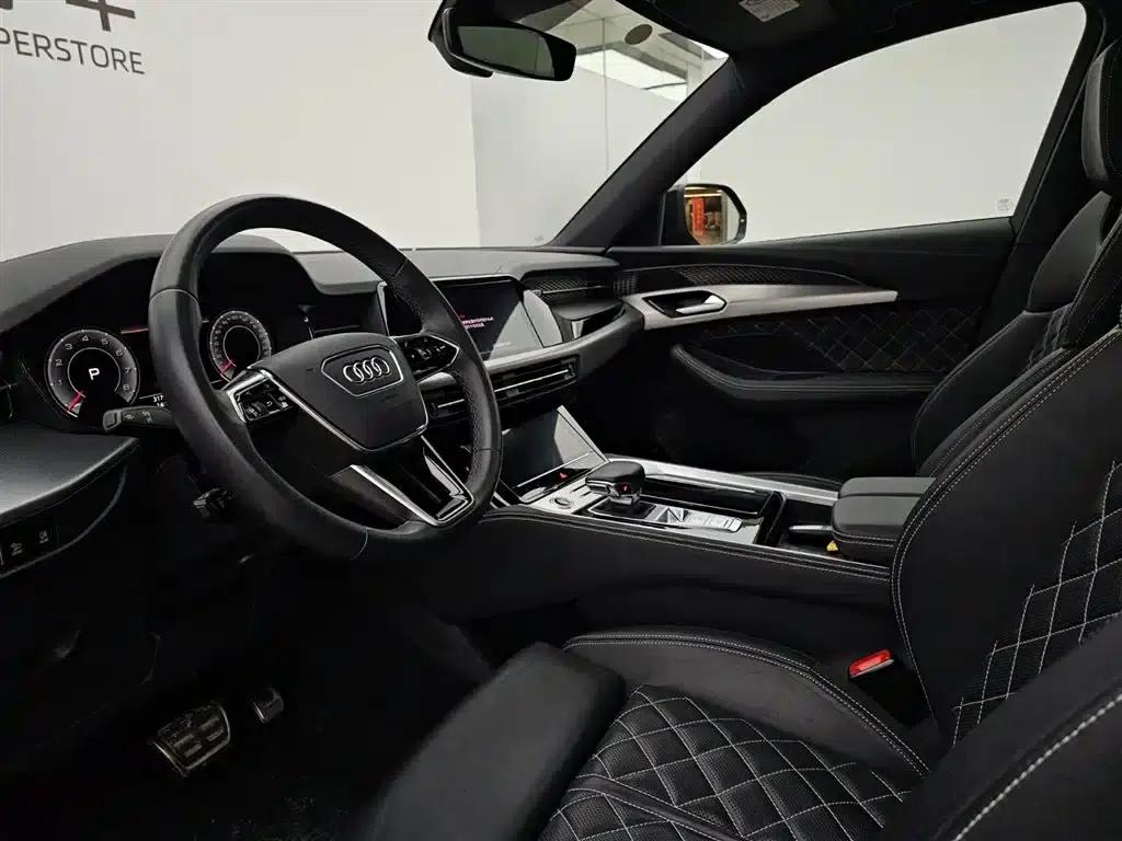 Audi Q6 2023 50 TFSI quattro Cloud Edition Flying Rider Package — миниатюра 6