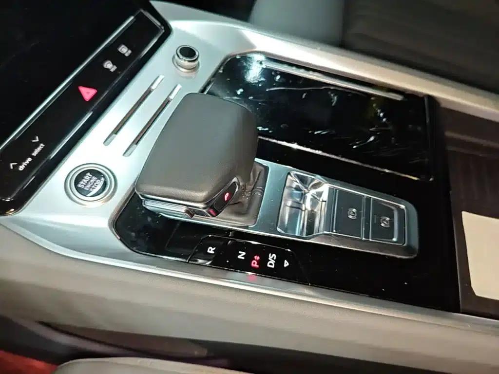 Audi Q6 2023 45 TFSI quattro Qiyun Edition Light Feather Package — миниатюра 14