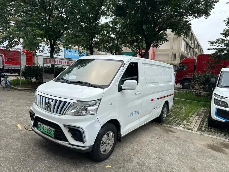Ruixing EM80 2022 Model, Flat Top, Double Door, 2 Seats, 60kW — миниатюра 1