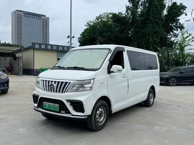 Ruixing EM80 2024 Wealth Edition, French Door, 6 Seats, 41.86kWh