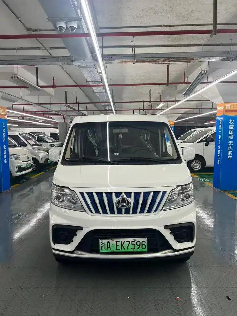 Ruixing EM80 2024 Comfort Model, Double Door, 6 Seats, 270km Range, 41.86kWh — миниатюра 2