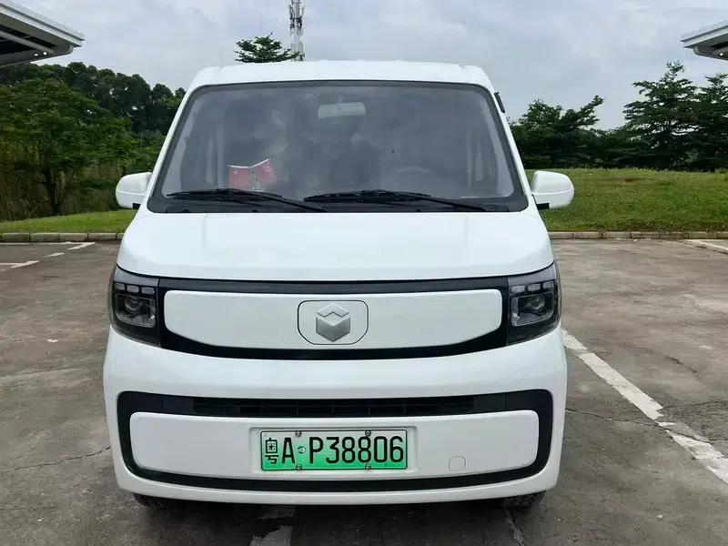 Ruixing EM80 2026 Passenger Edition Comfort 6-seater 380km/h Double Door Golden Bell Cover 50kWh — миниатюра 2