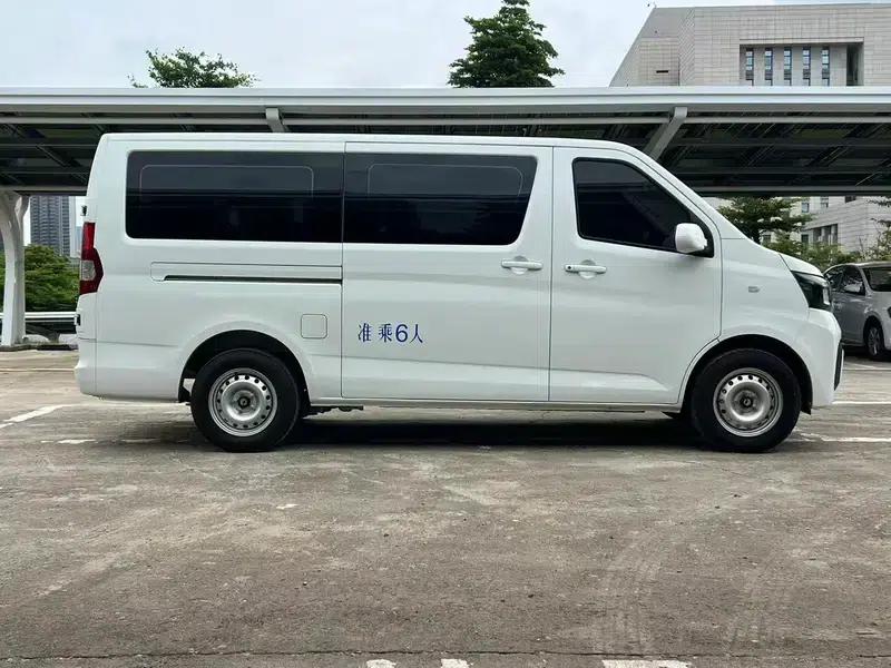 Ruixing EM80 2026 Passenger Edition Comfort 6-seater 380km/h Double Door Golden Bell Cover 50kWh — миниатюра 5