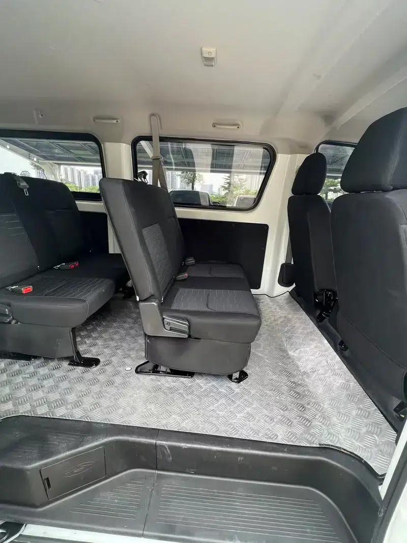 Ruixing EM80 2026 Passenger Edition Comfort 6-seater 380km/h Double Door Golden Bell Cover 50kWh — миниатюра 6