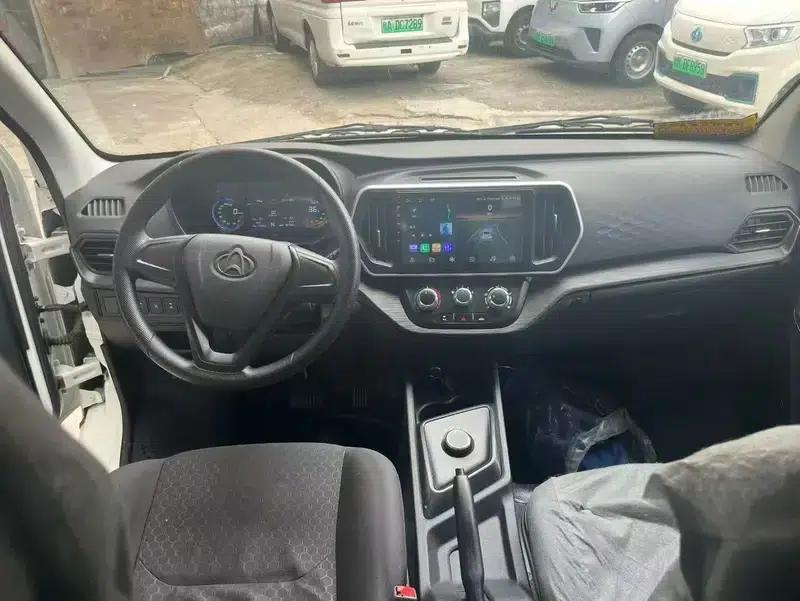 Ruixing EM60 2024 Comfort Model, Hatchback Door, 6 Seats, 270km Range, 41.86kWh — миниатюра 13