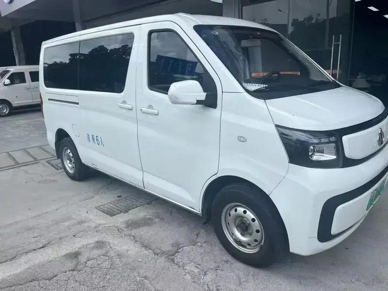 Ruixing EM60 2024 Comfort Model, Hatchback Door, 6 Seats, 270km Range, 41.86kWh — миниатюра 3