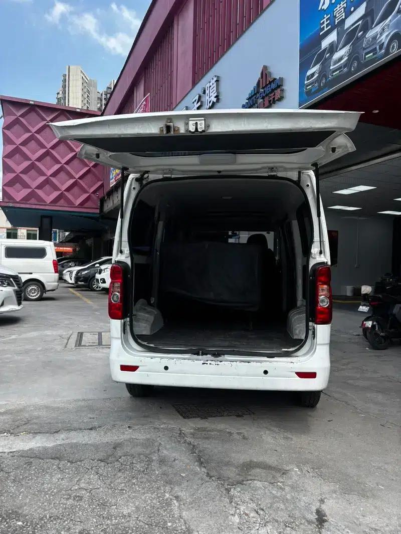 Ruixing EM60 2024 Comfort Model, Hatchback Door, 6 Seats, 270km Range, 41.86kWh — миниатюра 9