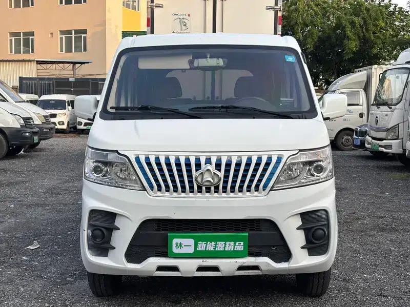 Ruixing EM60 2022 Pure Electric Bus, Flat-Top Hatchback Door, 7 Seats, 60kW — миниатюра 2