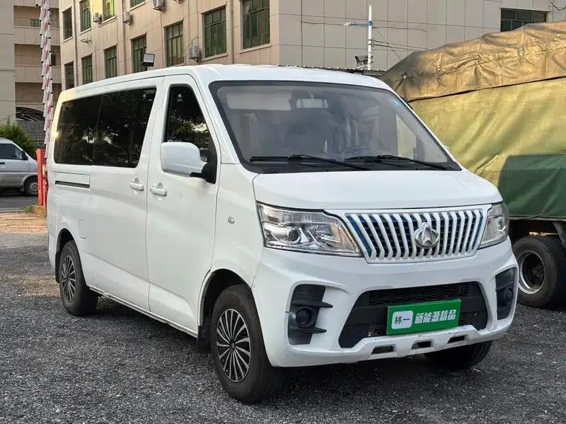 Ruixing EM60 2022 Pure Electric Bus, Flat-Top Hatchback Door, 7 Seats, 60kW — миниатюра 3