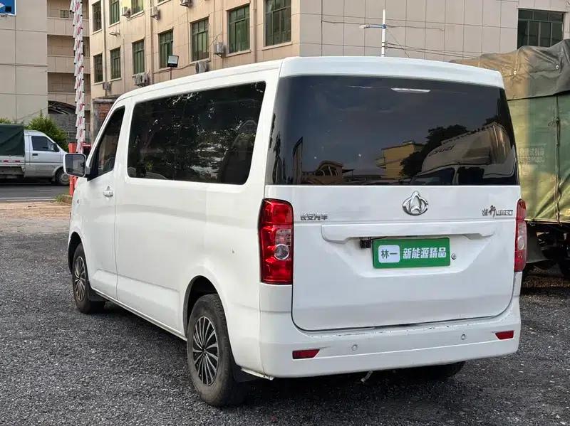 Ruixing EM60 2022 Pure Electric Bus, Flat-Top Hatchback Door, 7 Seats, 60kW — миниатюра 4