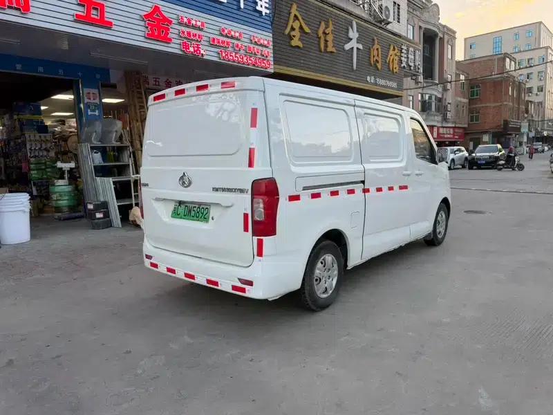 Ruixing EM60 2021 Low-Power EV Van — миниатюра 6